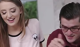 Teen Party Gesichtsbehandlung zum ersten Mal The Sibling Study And Suck