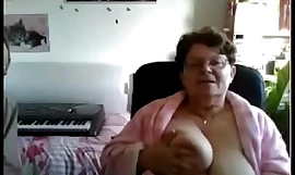 Vittig bedstemor udenfor webcamhooker.us tunge plump bryster