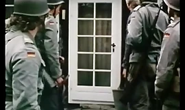 Panas mart mendapat kacau oleh seorang tentara di buah Jerman pornography