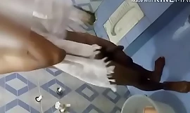 Indisch teen kerl erwischt baden versteckt telugu