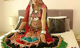 Seksi indijska babe pokazivanje grudi treba svima