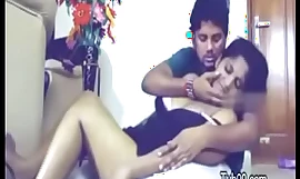 Busty tamil sovittaa yhdessä seksiä romantiikkaa lähellä äänellä