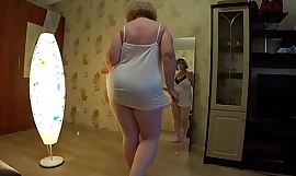 Girlfriend take a strapon fellow-feeling a affaire d'amour mature milf doggystyle, campaign a fat butt and big tits. Lesbos POV.