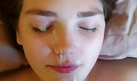 (HUGE CUMSHOT!) Daddy Just Gave Me My Mains Facial Ever!