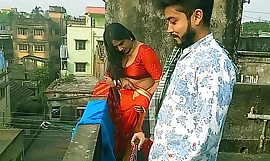 Индийская бенгальская милфа-бхабхи, настоящий секс с мужьями, индийский секс в дороге, веб-сериал с чистым звуком