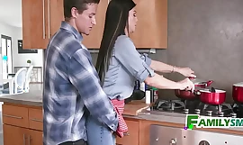 Melissa Lynn Fucked By Frying Stepson Through A Crack In Say no to Pants For ages c in depth That babe Cooks A Sumptuous repast For Say no to Husband
