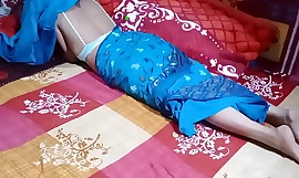 Blue Saree Bhabi Sex In Student (officiële video door Localsex31)
