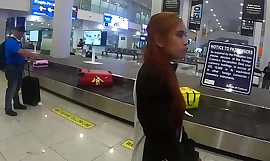 Big ass Thai amatör Girlfriend knullade bra efter att ha rest en gång anlände till hotellet